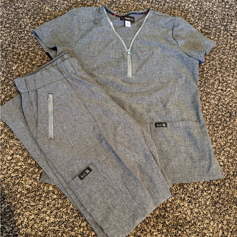 Koi Gray Scrub Set